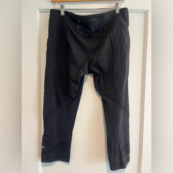Lululemon Black Pace Rival Crops 22” Inseam Size 12 (Some wear, see photos) - Picture 8 of 12